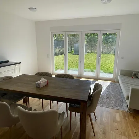 Holiday home Vogelchisi Fredersdorf-Vogelsdorf